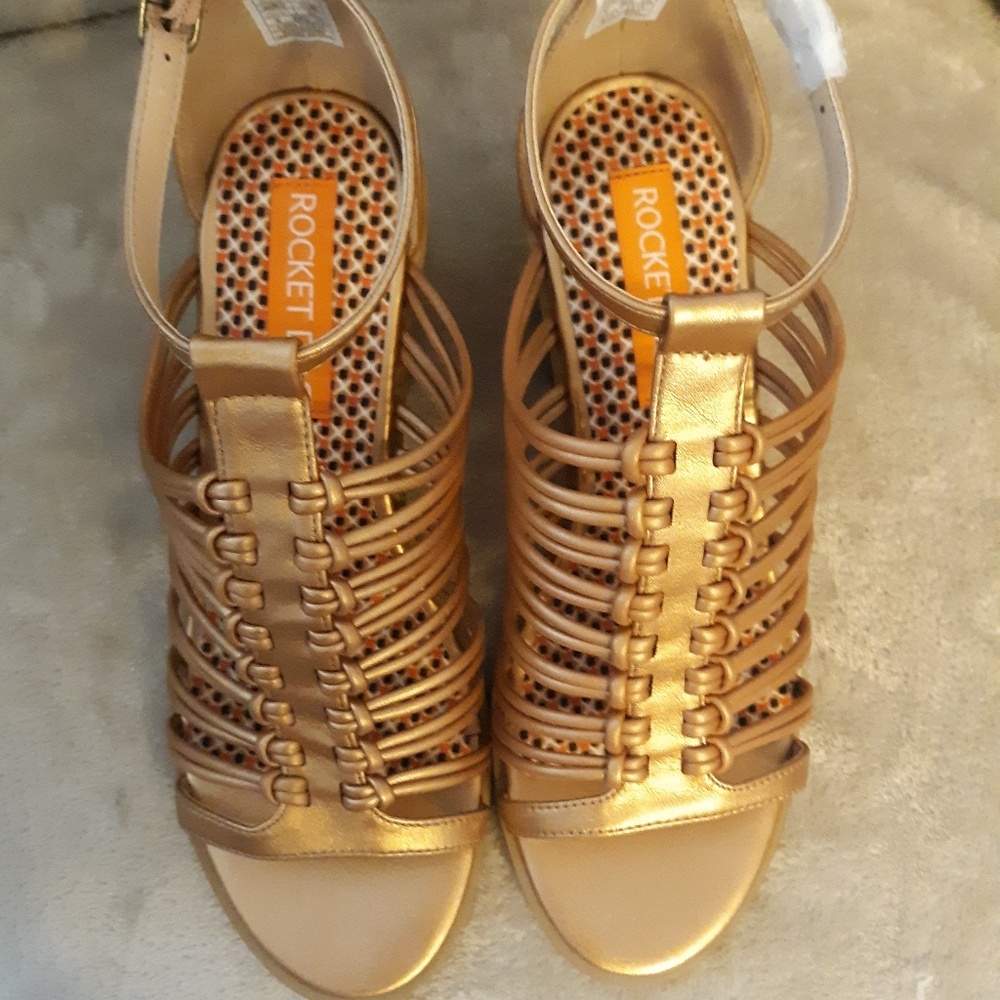 NWT Gold Gladiator Sandals, Size 6, Rocket Dog